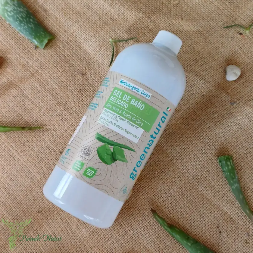 Gel de baño suave y delicado, enriquecido con aloe vera, hojas de olivo y extracto de avena proporciona un efecto regenerador e hidratante en la piel. Formulado con tensioactivos de origen vegetal son gentiles y calmantes. Aromatizado con aceites esenciales naturales, es ideal para el uso de toda la familia. • Sin SLS y SLES, fenoxietanol, PEG, parabenos y etilenglicol. • Sin colorantes, aromatizantes ni conservantes sintéticos. • 100% natural. • Testado en níquel, cromo y cobalto. • PAO 12 meses.